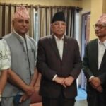 पोखरामा प्रचण्डसँग अधिकारकर्मीको छलफल